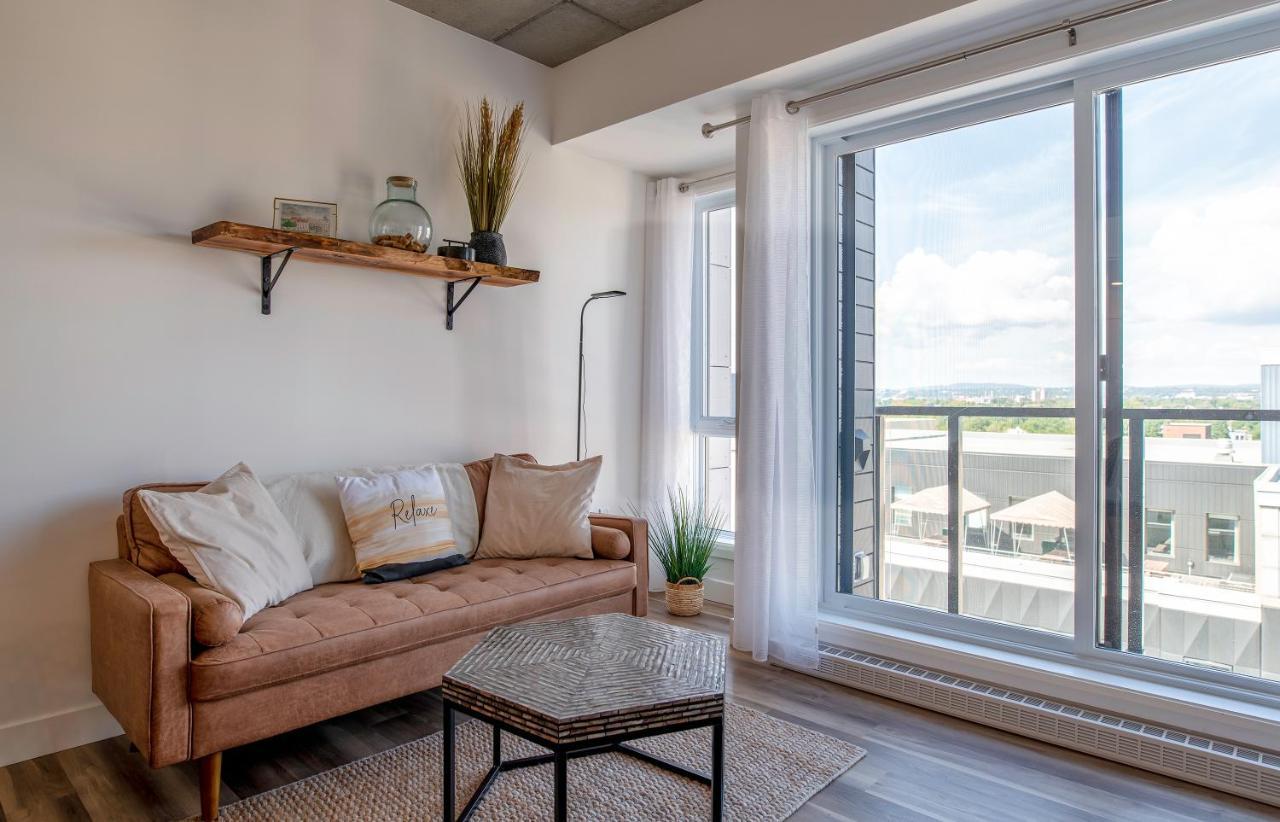 Appartement Le 908, Suberbe Neuf Avec Piscine *